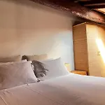 Spacious Apartment Near Arno River