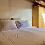 Spacious Apartment Near Arno River